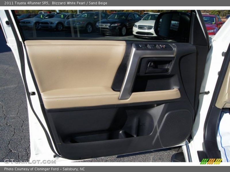 Blizzard White Pearl / Sand Beige 2011 Toyota 4Runner SR5