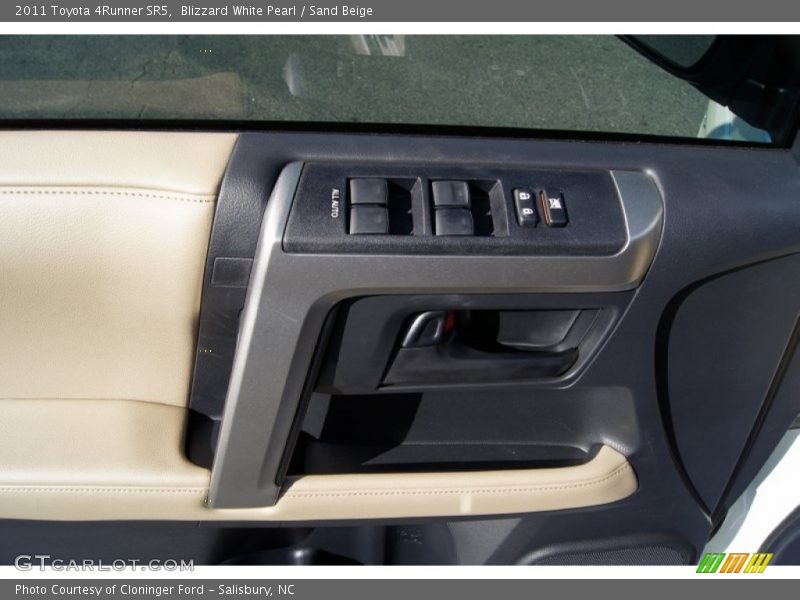 Blizzard White Pearl / Sand Beige 2011 Toyota 4Runner SR5