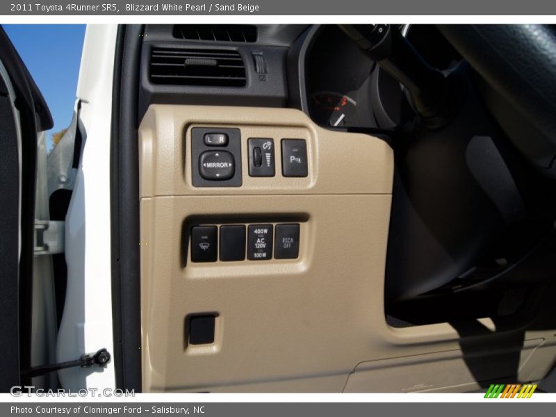 Blizzard White Pearl / Sand Beige 2011 Toyota 4Runner SR5