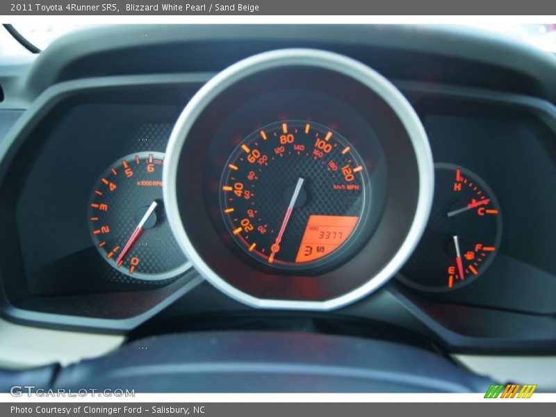 Blizzard White Pearl / Sand Beige 2011 Toyota 4Runner SR5