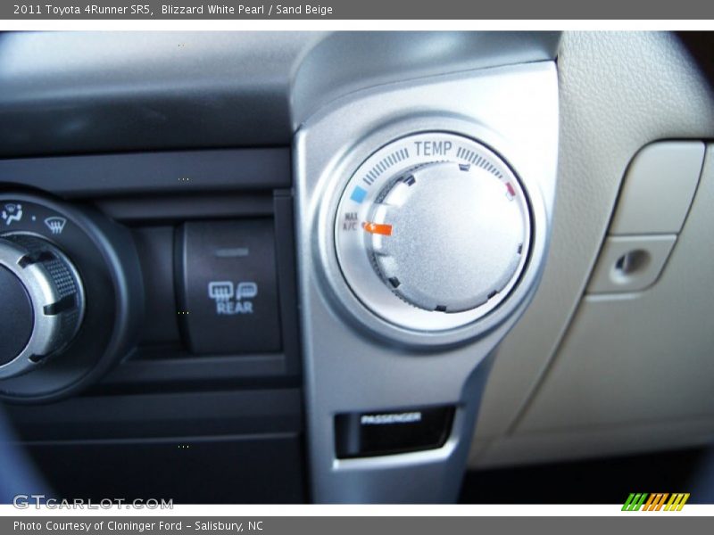 Blizzard White Pearl / Sand Beige 2011 Toyota 4Runner SR5