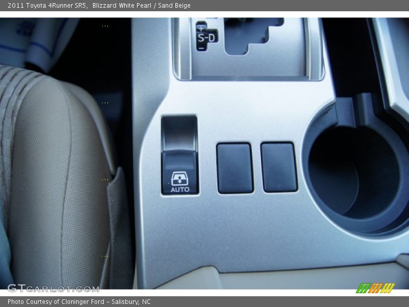 Blizzard White Pearl / Sand Beige 2011 Toyota 4Runner SR5