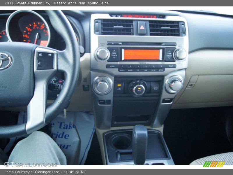Blizzard White Pearl / Sand Beige 2011 Toyota 4Runner SR5
