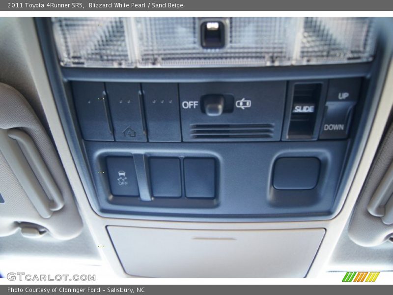 Blizzard White Pearl / Sand Beige 2011 Toyota 4Runner SR5