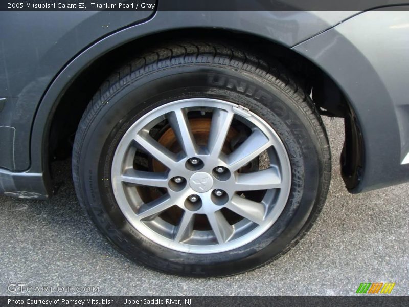 Titanium Pearl / Gray 2005 Mitsubishi Galant ES