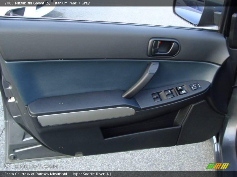 Titanium Pearl / Gray 2005 Mitsubishi Galant ES