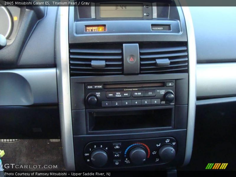 Titanium Pearl / Gray 2005 Mitsubishi Galant ES