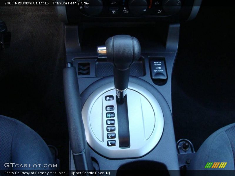 Titanium Pearl / Gray 2005 Mitsubishi Galant ES