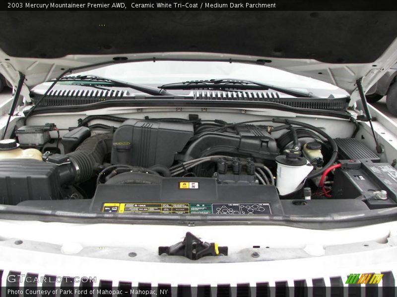Ceramic White Tri-Coat / Medium Dark Parchment 2003 Mercury Mountaineer Premier AWD