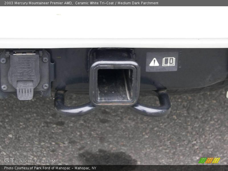 Ceramic White Tri-Coat / Medium Dark Parchment 2003 Mercury Mountaineer Premier AWD