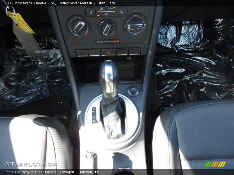 Reflex Silver Metallic / Titan Black 2012 Volkswagen Beetle 2.5L