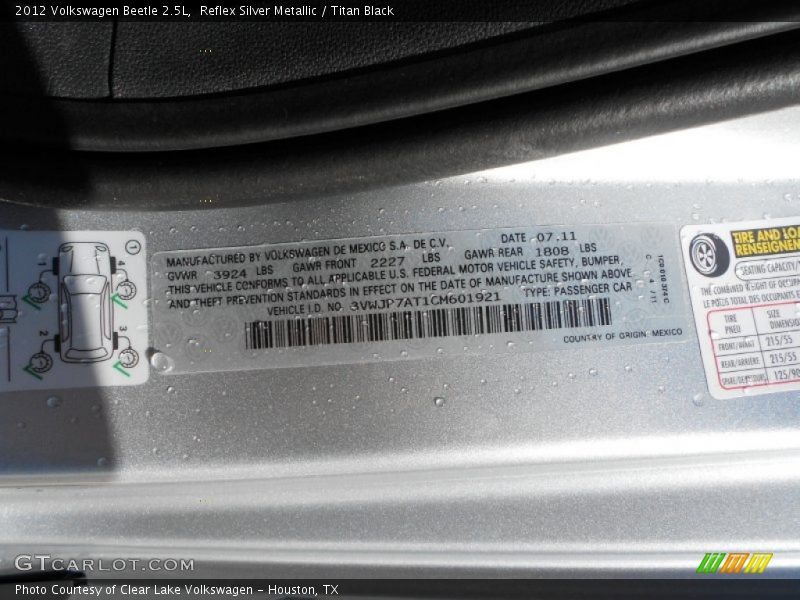 Reflex Silver Metallic / Titan Black 2012 Volkswagen Beetle 2.5L