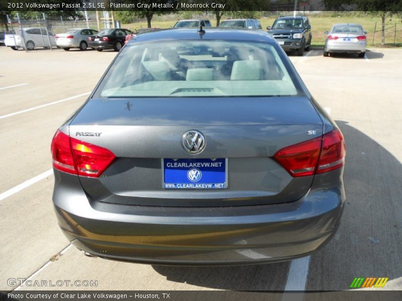 Platinum Gray Metallic / Moonrock Gray 2012 Volkswagen Passat 2.5L SE