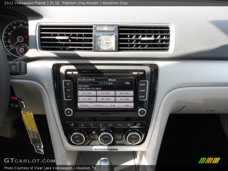 Platinum Gray Metallic / Moonrock Gray 2012 Volkswagen Passat 2.5L SE
