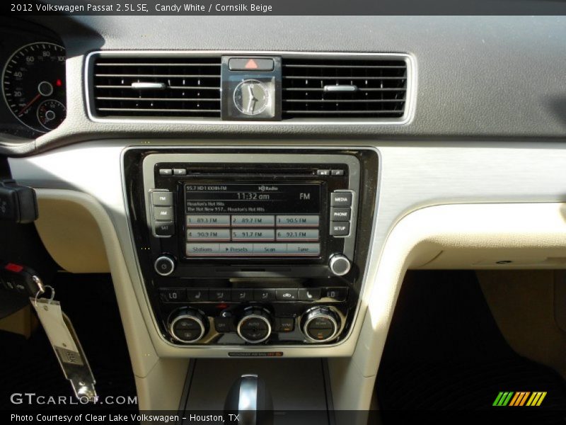 Candy White / Cornsilk Beige 2012 Volkswagen Passat 2.5L SE