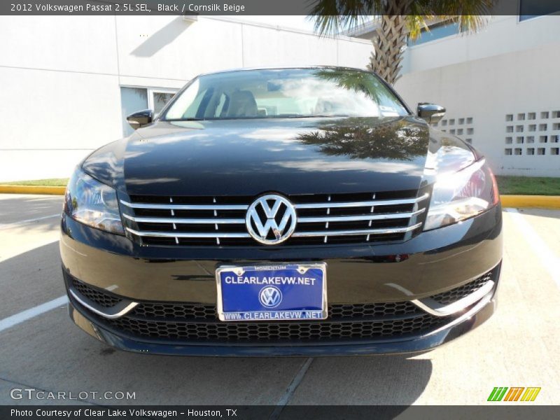 Black / Cornsilk Beige 2012 Volkswagen Passat 2.5L SEL