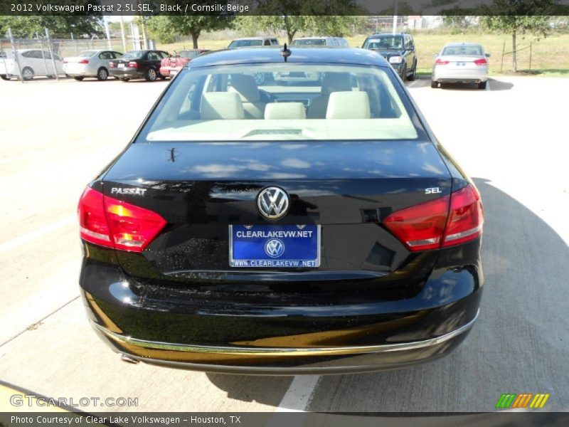 Black / Cornsilk Beige 2012 Volkswagen Passat 2.5L SEL