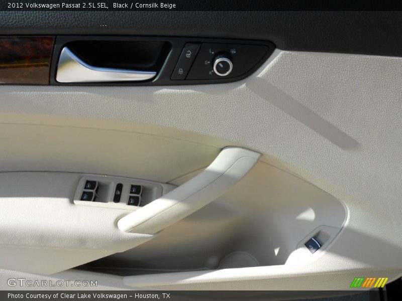 Black / Cornsilk Beige 2012 Volkswagen Passat 2.5L SEL