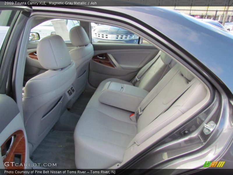 Magnetic Gray Metallic / Ash 2009 Toyota Camry XLE