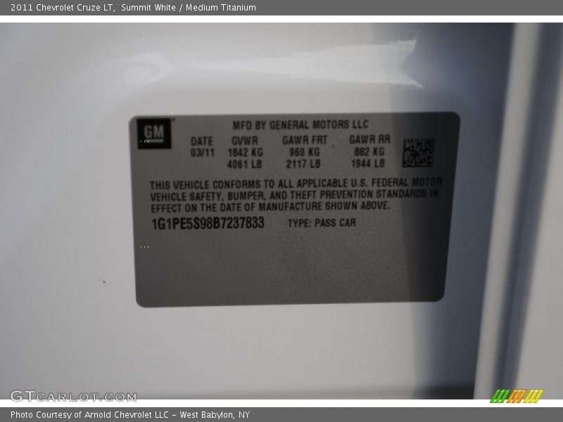 Summit White / Medium Titanium 2011 Chevrolet Cruze LT