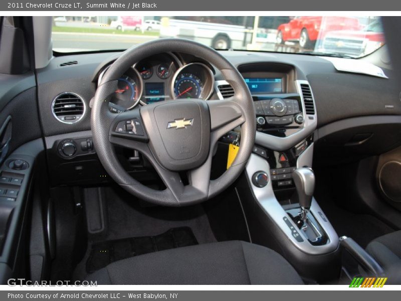 Summit White / Jet Black 2011 Chevrolet Cruze LT
