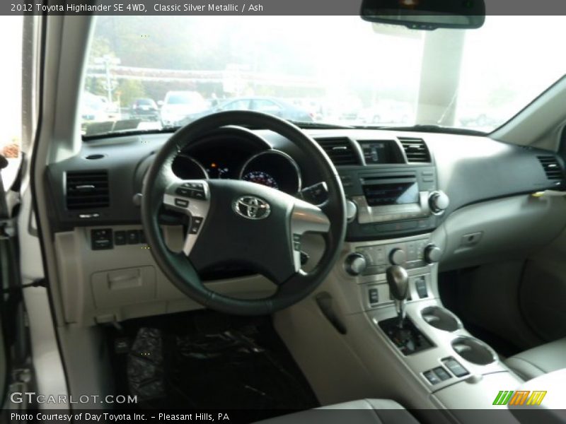 Classic Silver Metallic / Ash 2012 Toyota Highlander SE 4WD