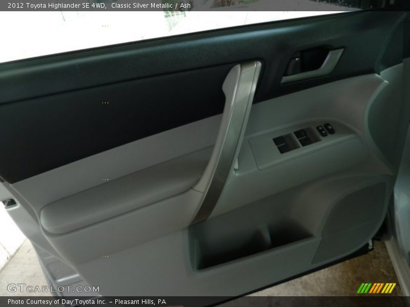 Classic Silver Metallic / Ash 2012 Toyota Highlander SE 4WD