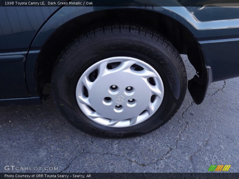 Dark Green Metallic / Oak 1998 Toyota Camry LE