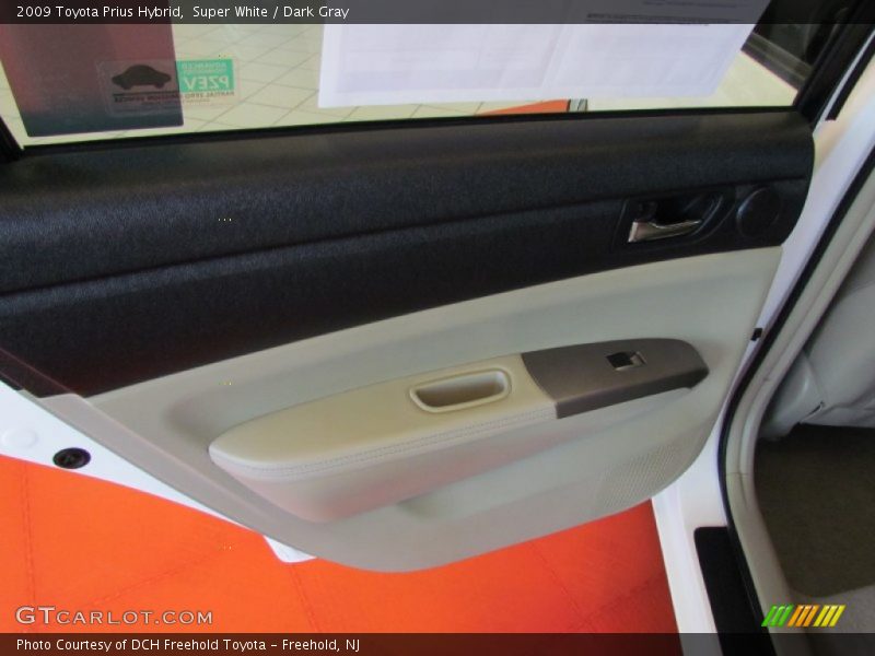 Super White / Dark Gray 2009 Toyota Prius Hybrid