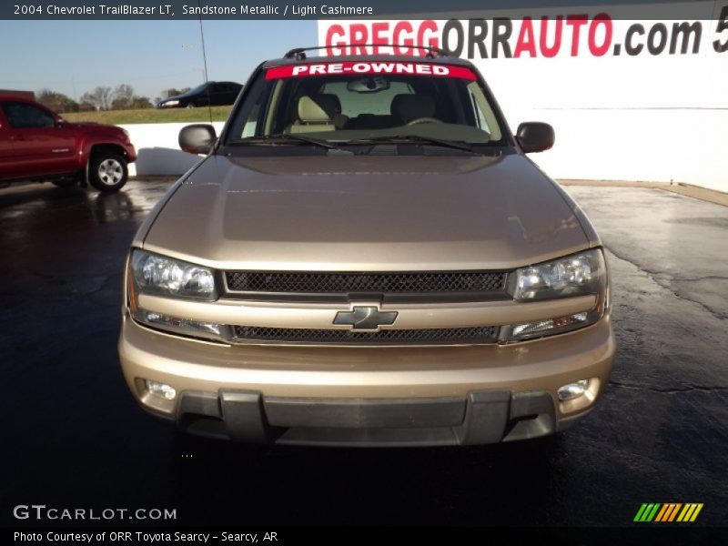 Sandstone Metallic / Light Cashmere 2004 Chevrolet TrailBlazer LT