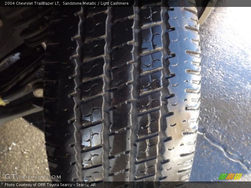 Sandstone Metallic / Light Cashmere 2004 Chevrolet TrailBlazer LT