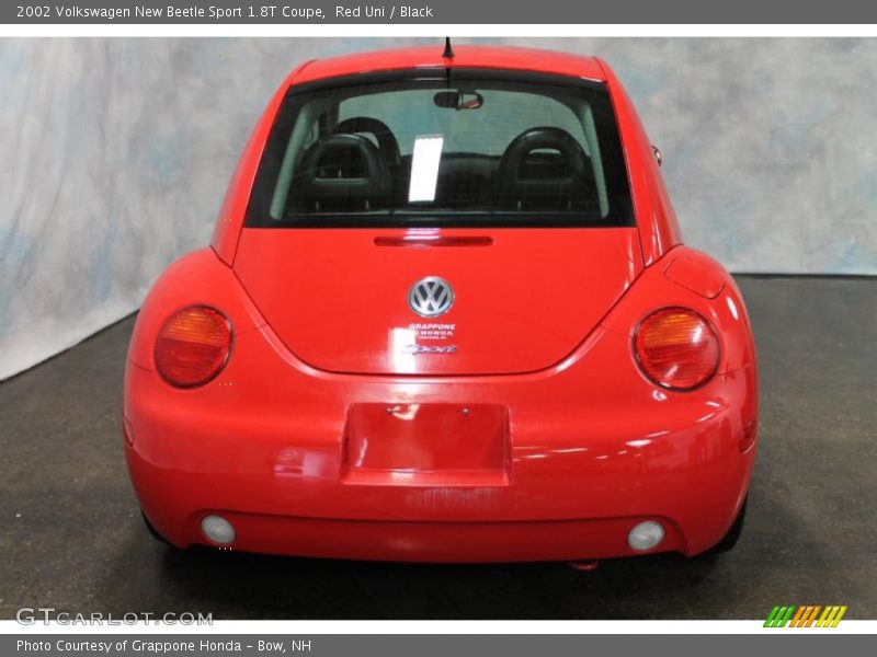Red Uni / Black 2002 Volkswagen New Beetle Sport 1.8T Coupe