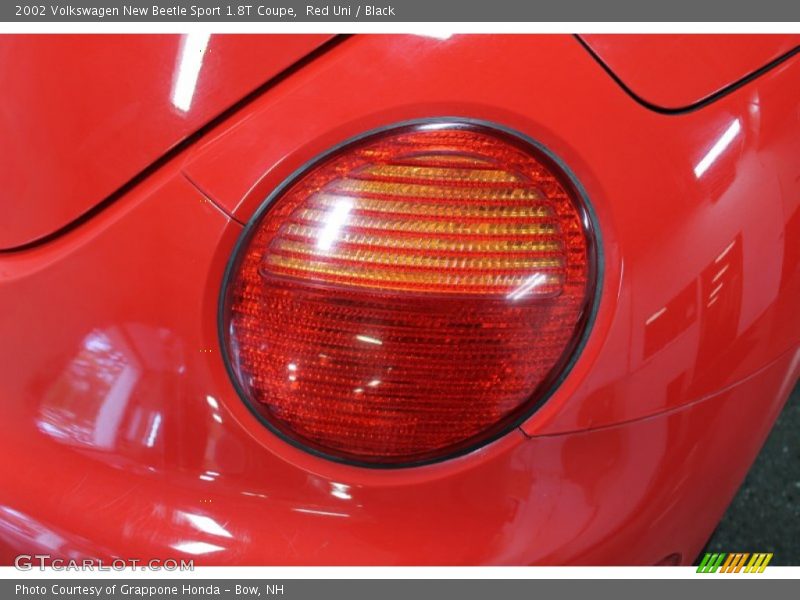 Red Uni / Black 2002 Volkswagen New Beetle Sport 1.8T Coupe