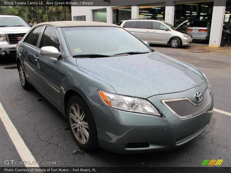 Aloe Green Metallic / Bisque 2009 Toyota Camry LE