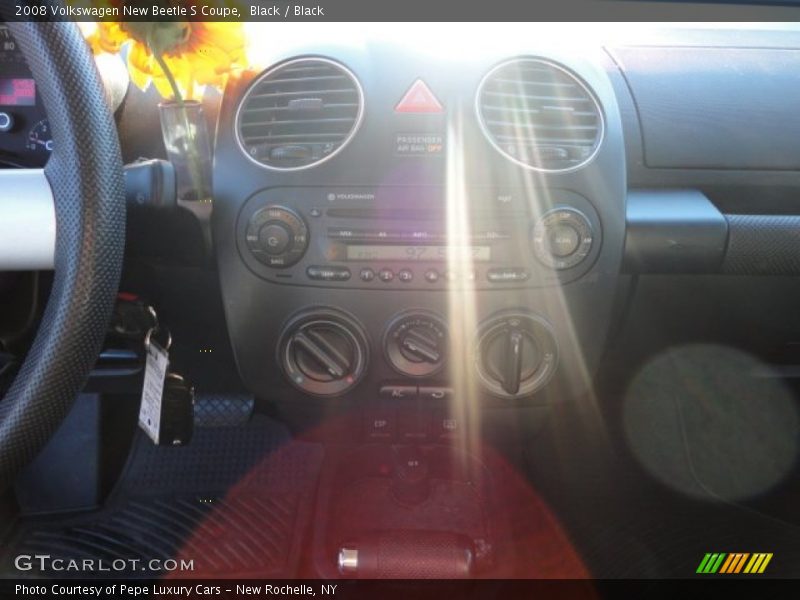 Black / Black 2008 Volkswagen New Beetle S Coupe