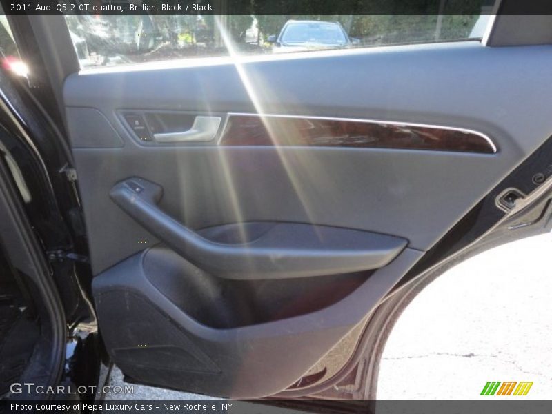 Brilliant Black / Black 2011 Audi Q5 2.0T quattro