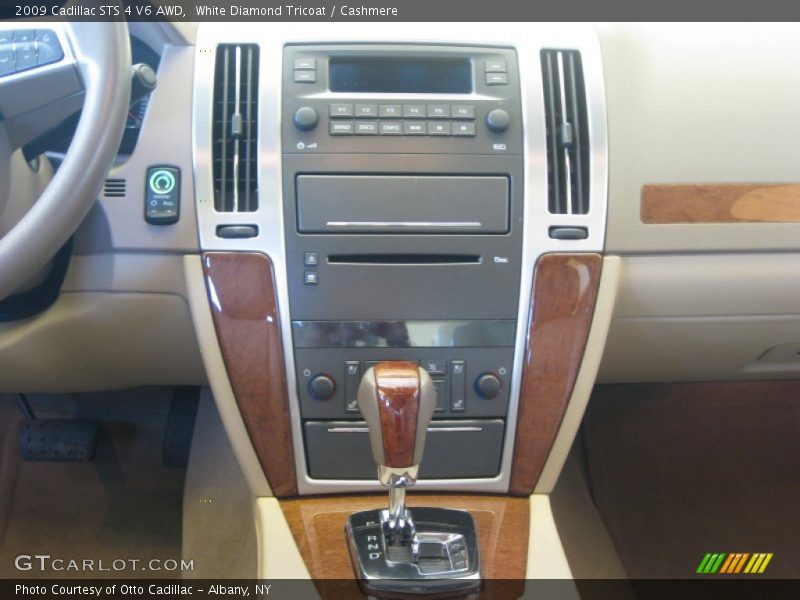 Controls of 2009 STS 4 V6 AWD