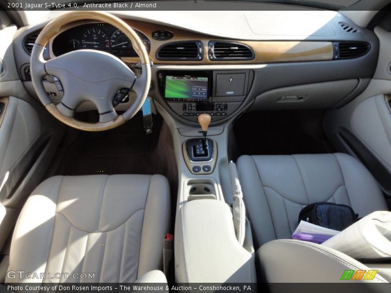 Dashboard of 2001 S-Type 4.0