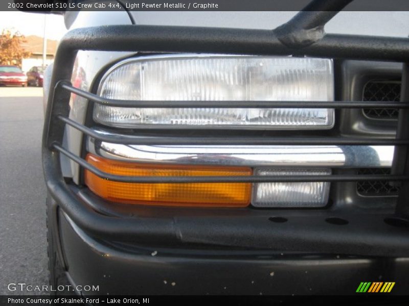 Light Pewter Metallic / Graphite 2002 Chevrolet S10 LS Crew Cab 4x4