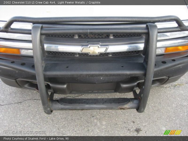 Light Pewter Metallic / Graphite 2002 Chevrolet S10 LS Crew Cab 4x4