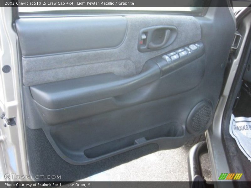 Light Pewter Metallic / Graphite 2002 Chevrolet S10 LS Crew Cab 4x4