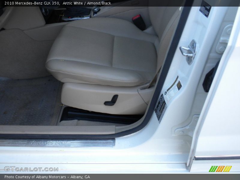 Arctic White / Almond/Black 2010 Mercedes-Benz GLK 350