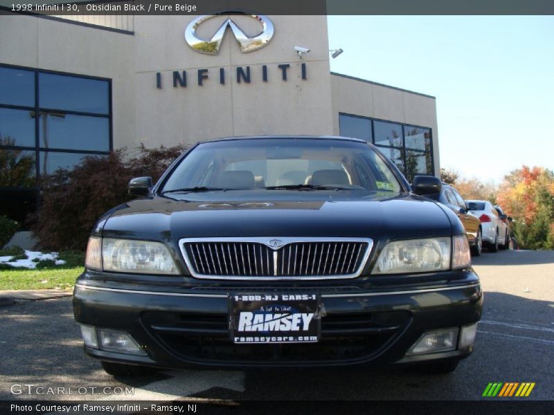Obsidian Black / Pure Beige 1998 Infiniti I 30