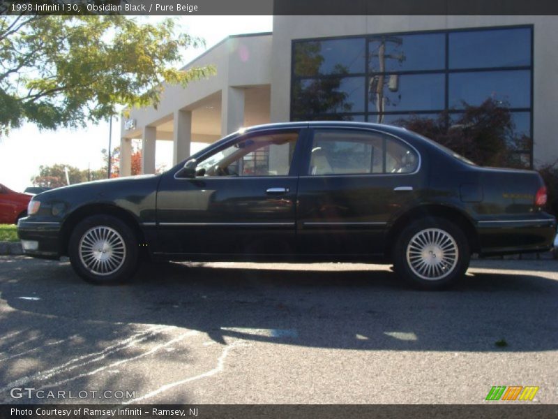 Obsidian Black / Pure Beige 1998 Infiniti I 30