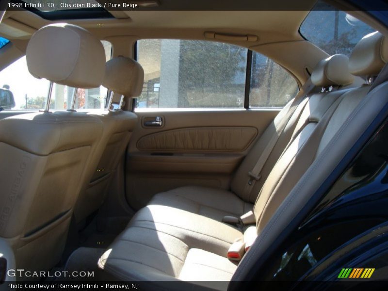 Obsidian Black / Pure Beige 1998 Infiniti I 30