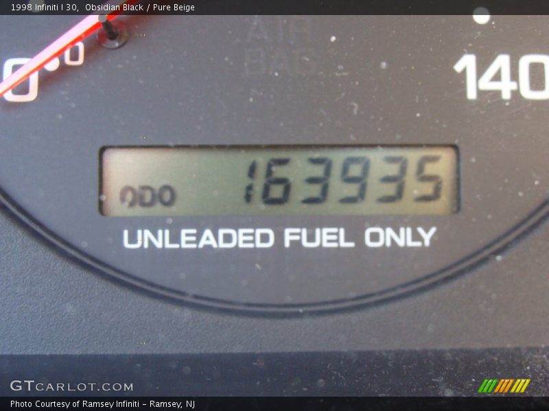 Obsidian Black / Pure Beige 1998 Infiniti I 30