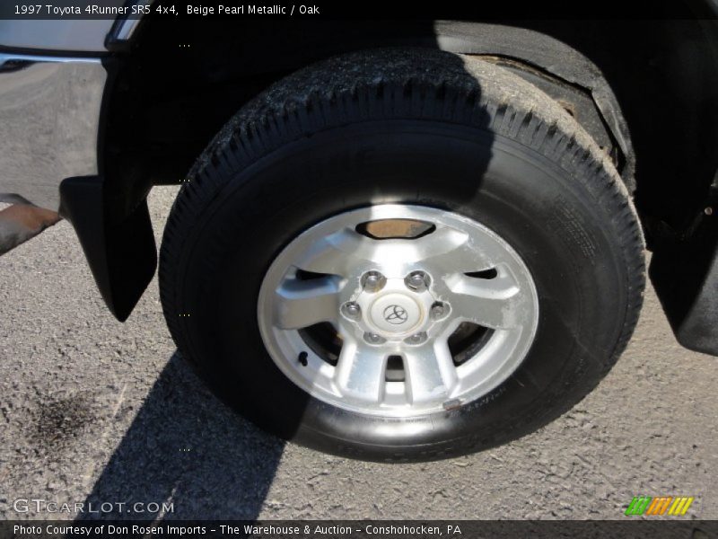 Beige Pearl Metallic / Oak 1997 Toyota 4Runner SR5 4x4