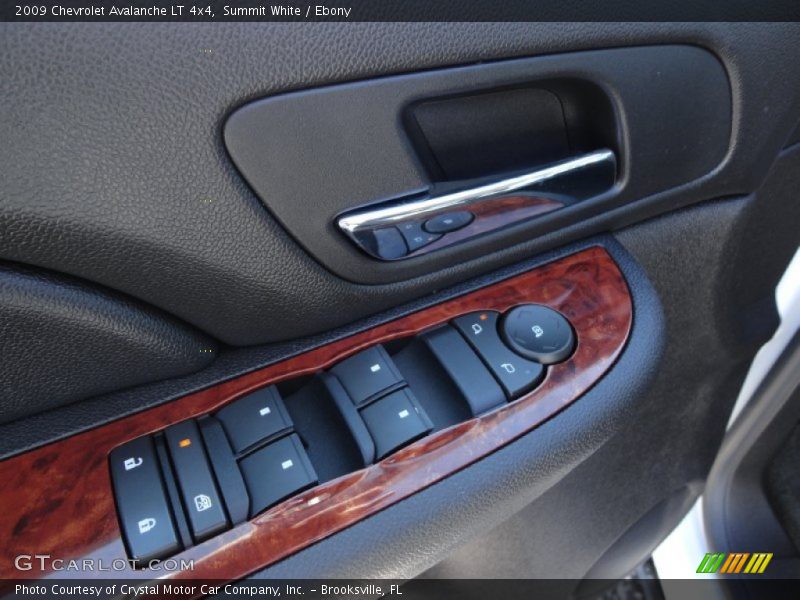 Summit White / Ebony 2009 Chevrolet Avalanche LT 4x4