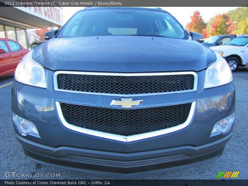 Cyber Gray Metallic / Ebony/Ebony 2011 Chevrolet Traverse LT