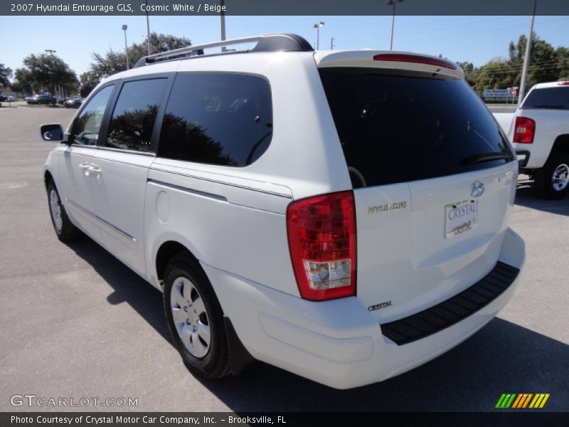 Cosmic White / Beige 2007 Hyundai Entourage GLS